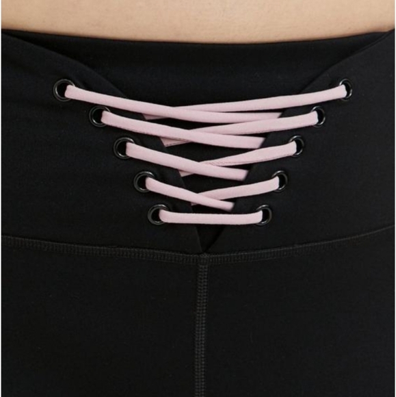 Black & Pink Lattice Front Crop Wicking Active Legging with Pockets - Picture 4 of 7